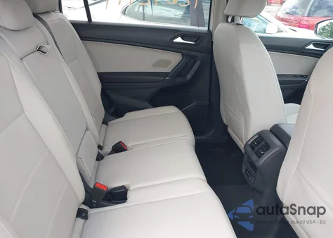 2020 Volkswagen Tiguan 2.0T Se/2.0T Se R-Line Black/2.0T Sel из США, поврежденный, VIN 3VV3B7AX0LM047933